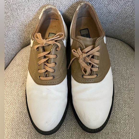 NIKE- Air Bella Last Women's Air Comfort Golf Shoes size 7 - Picture 2 of 7